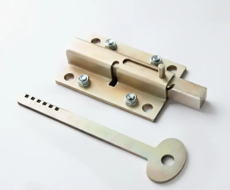 Замок реечный с ключом для БКТП